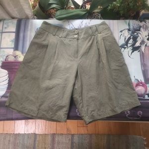 Pleated Bermuda Linen/Silk Shorts